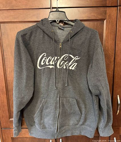 Coca-Cola MV Sport Large Gray Full-Zip Hooded Sweatshirt (1 of 4)