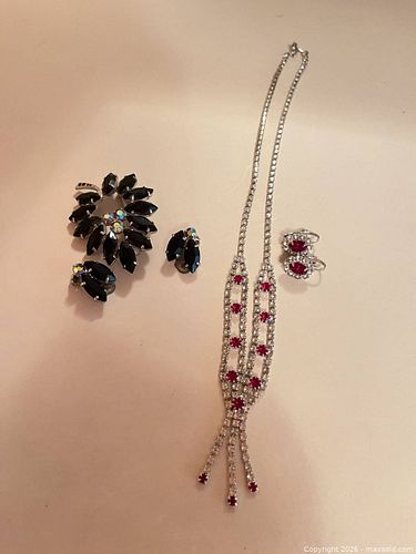 Vintage Jewelry (1950's - 1960's)  (1 of 10)