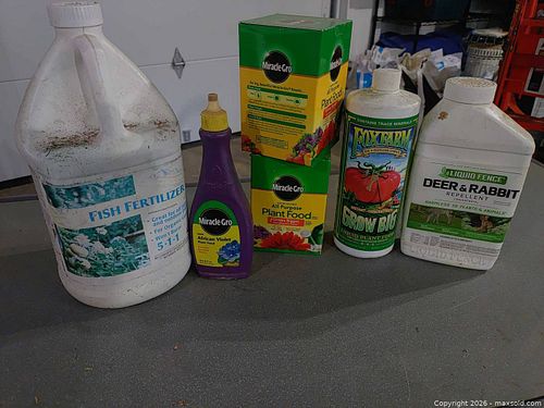 Fertilizer and Garden Lot (1 of 4)