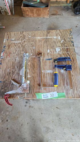 Lot #32 (1 of 4)