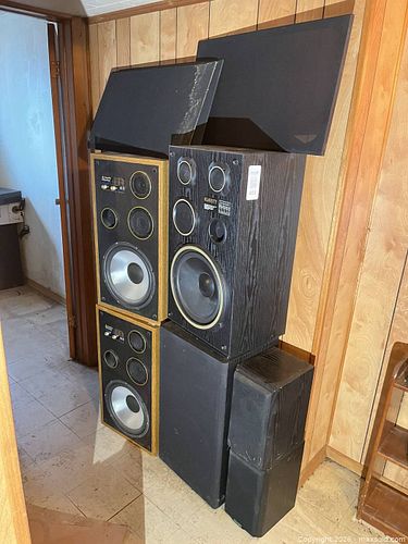 Speakers (1 of 13)