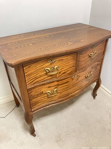 Antique dresser. C (1 of 11)