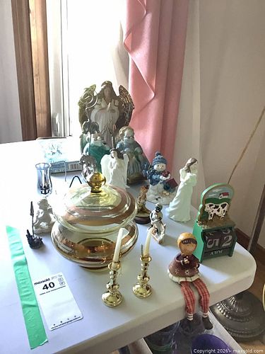 Lot #40 (1 of 9)