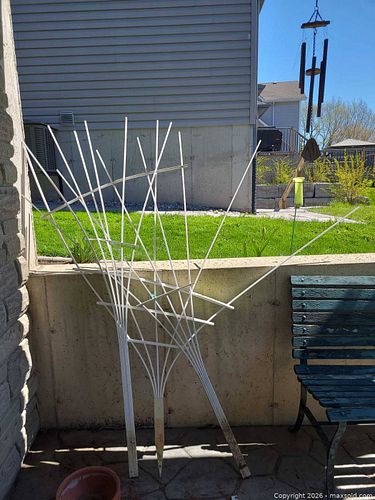 Lot #109 (1 of 9)