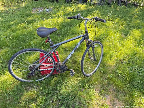 GT Vantara 56 cm Hybrid/Commuter Bike - 700c, 21-Speed (1 of 12)
