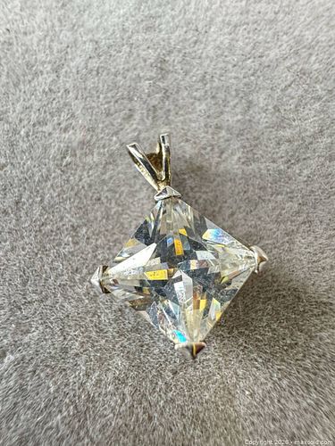 Lot #28 (1 of 5)