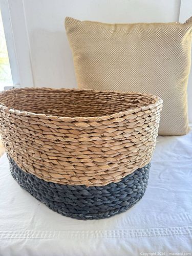 Lot #77 (1 of 13)