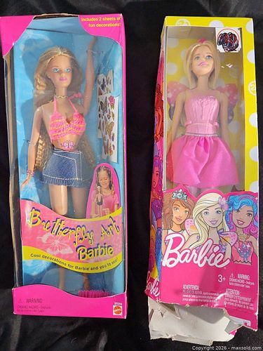 Pair Of Vintage Barbies (1 of 5)