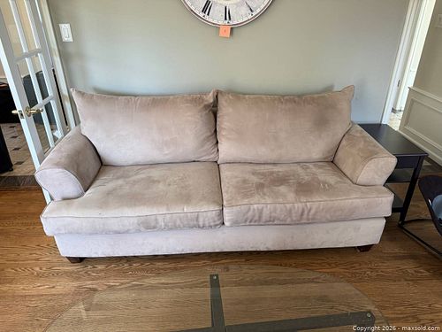 Lot #27 (1 of 8)