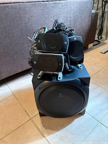 Logitech Z-5500 505 Watts 5.1 Digital Speaker System (1 of 5)
