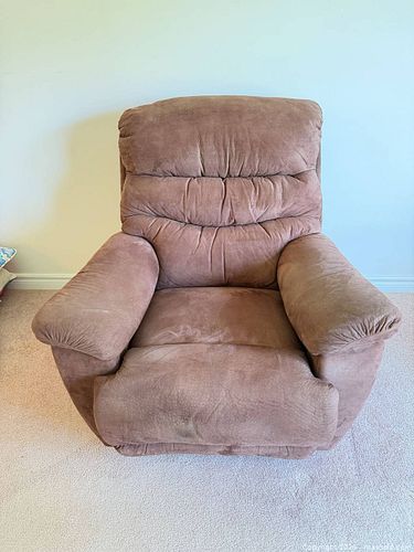 Lot #27 (1 of 8)