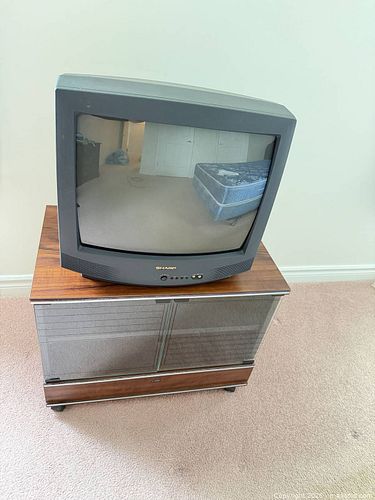 Sharp 13J-M100S CRT TV with Entertainment Console, 20-25 in (1 of 18)