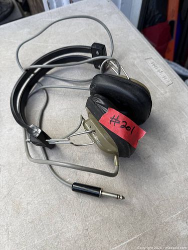 HEADPHONES  (1 of 1)