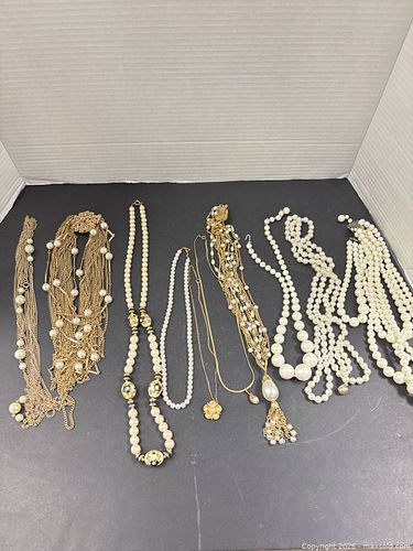 Pearl Necklaces (1 of 6)