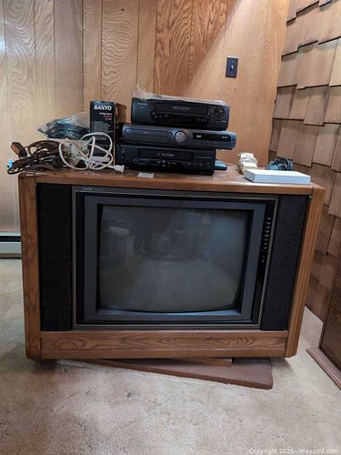 Sears Console TV D (1 of 9)