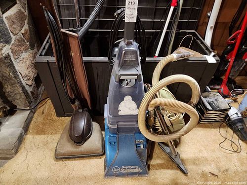Vacuum Cleaners, Carpet Cleaner B (1 of 10)