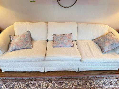 Traditional 3-Seater Fabric Sofa in Ivory/Cream D (1 of 9)