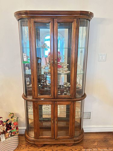 Traditional Medium Brown Oak China Curio Display Cabinet D (1 of 9)