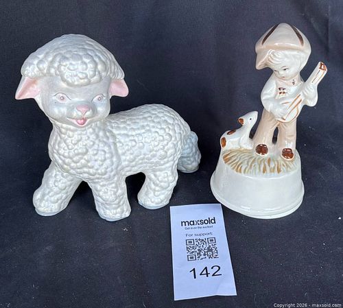 Figurines (1 of 2)