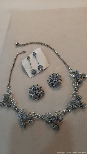 Lot #70 (1 of 8)