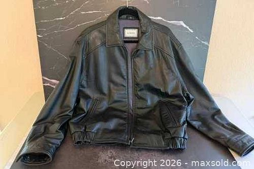 Lot #930 (1 of 3)