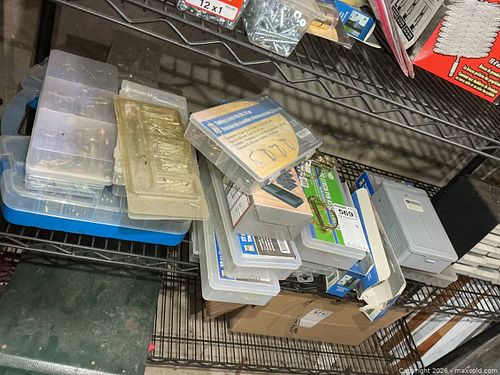 Lot #569 (1 of 18)