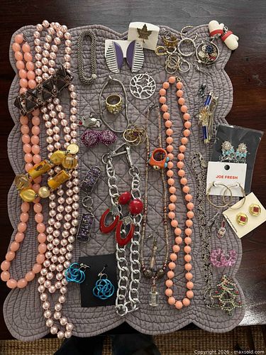 Vintage and New Costume Jewelry (1 of 7)