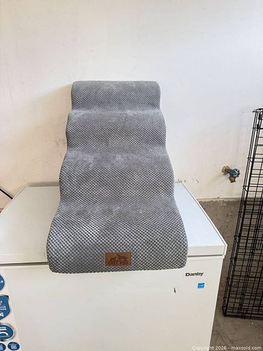 Lot #48 (1 of 5)