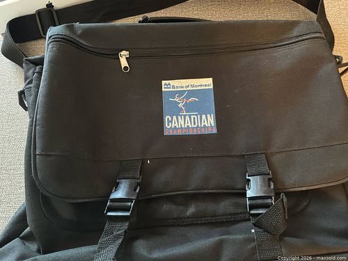 Laptop bag (1 of 3)