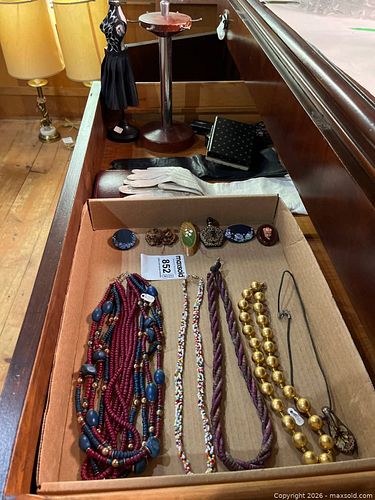 Costume Jewelry, Brooches, and Gloves (1 of 14)