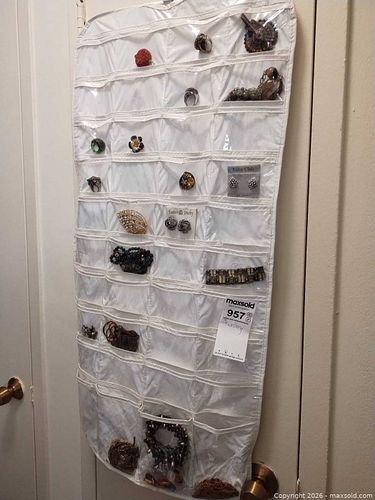 Costume Jewelry Lot: Necklaces, Bracelets, Rings, Earrings B (1 of 12)