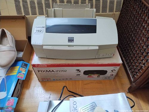 Epson Stylus Photo 700 & Canon PIXMA iP2702 Printers B (1 of 9)