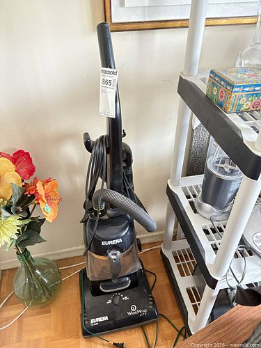 Eureka WhirlWind Lite Model 4388 Upright Vacuum B (1 of 8)