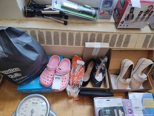 Lot of Women's Shoes US 8 W - Clarks, Skechers, Cheeks and More B (1 of 20)