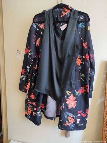 Women’s Raincoat & Sleeveless Zip Top, Size 2X — Arctic Expedition & Amy B (1 of 8)