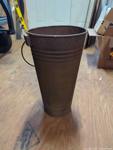 Lot #142 (1 of 4)
