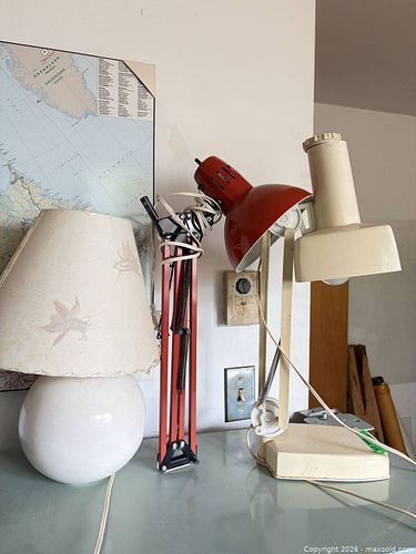 Lamp and light fixture  (1 of 7)