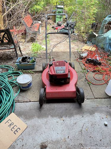 Lawnmower (1 of 16)