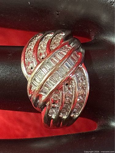 10k White Gold Diamond Ring  (1 of 20)