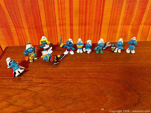 Vintage Smurfs Figurines (1 of 14)