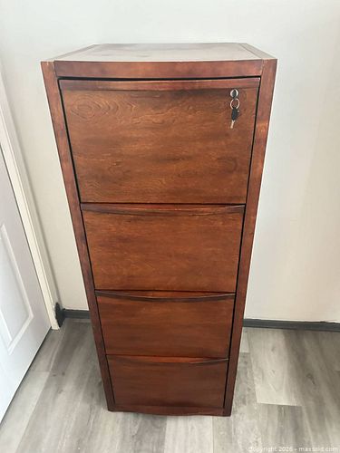 Lot #16 (1 of 7)
