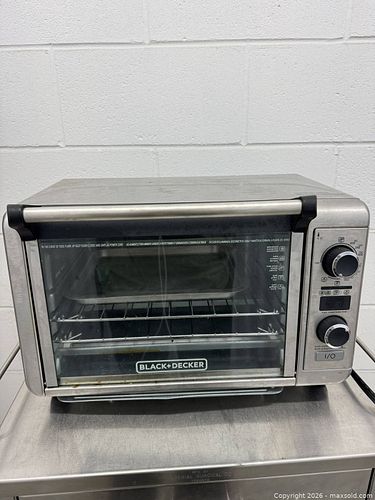 BLACK+DECKER Countertop Convection Toaster Oven – Model TO6330SSC (1 of 11)