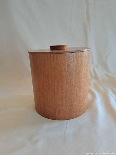 Lot #27 (1 of 6)