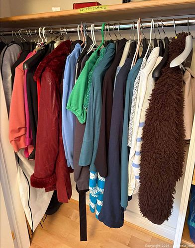 Women's clothing - short/long sleeved tops + jackets! (1 of 15)