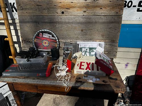 Electronic consumer lot (1 of 13)
