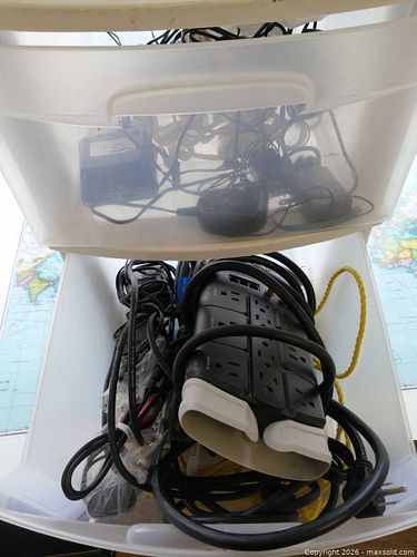 Electronics & Accessories Lot  B (1 of 7)
