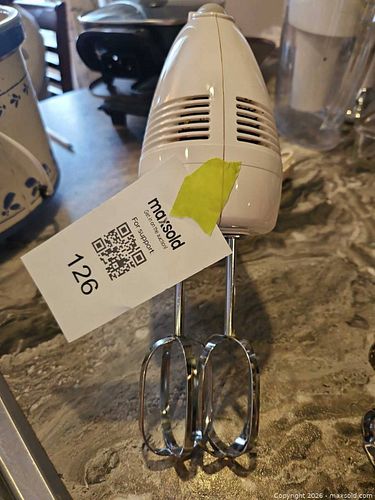 Sunbeam Mixmaster Model 2485 Handheld Mixer, White (1 of 6)
