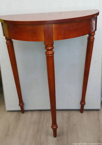 Decorative wood hall table (1 of 5)