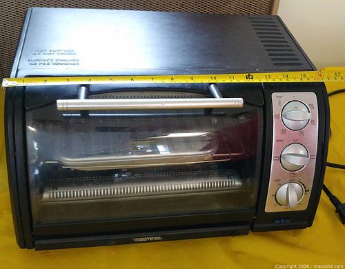 Toastess Toaster oven (1 of 4)