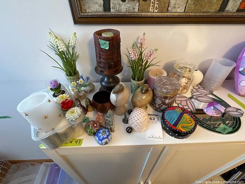 Decorative Items and Trinkets (1 of 11)